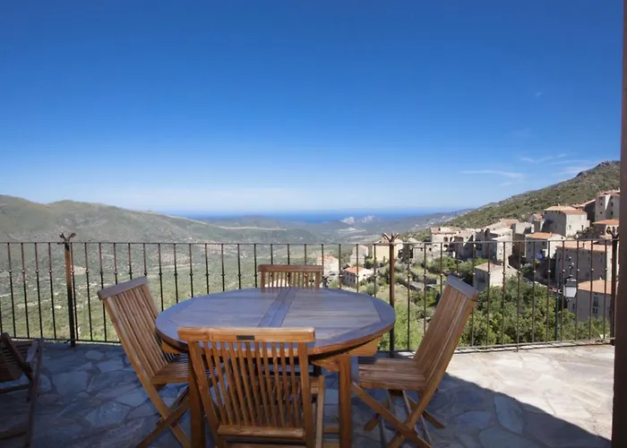 アパート Campu Latinu Lama