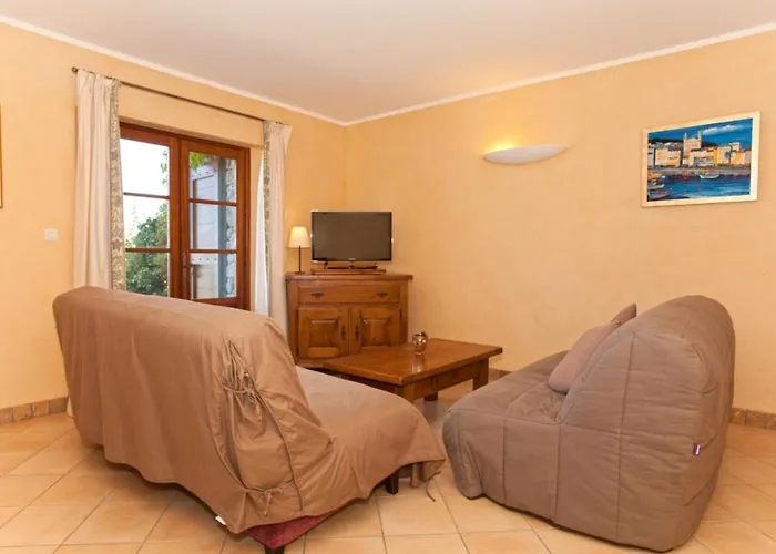 アパート Campu Latinu Lama