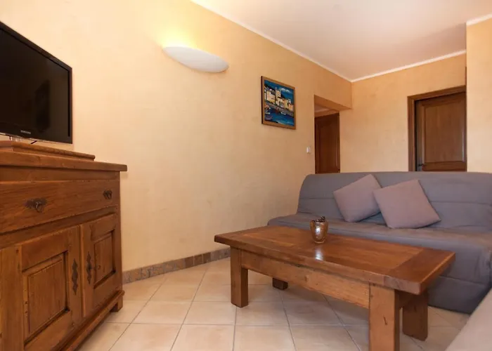 Campu Latinu アパート *